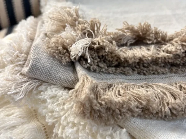 Fringed Linen Throw – Natural & Contrast Edge